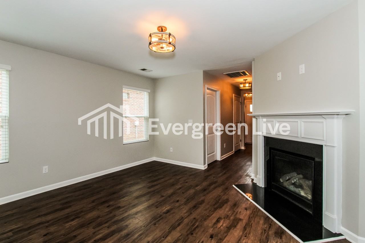 435 Reed Way - Photo 3 of 15