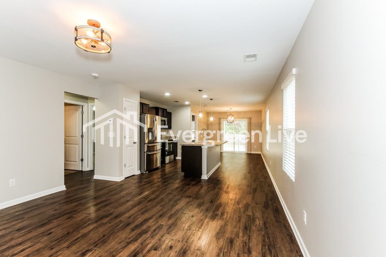 435 Reed Way - Photo 4 of 15
