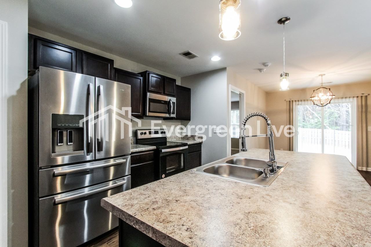 435 Reed Way - Photo 6 of 15