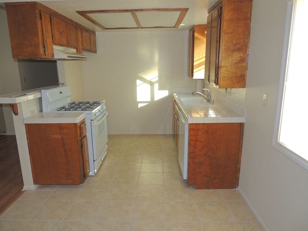 430 Ohio Ave ##D - Photo 2 of 26