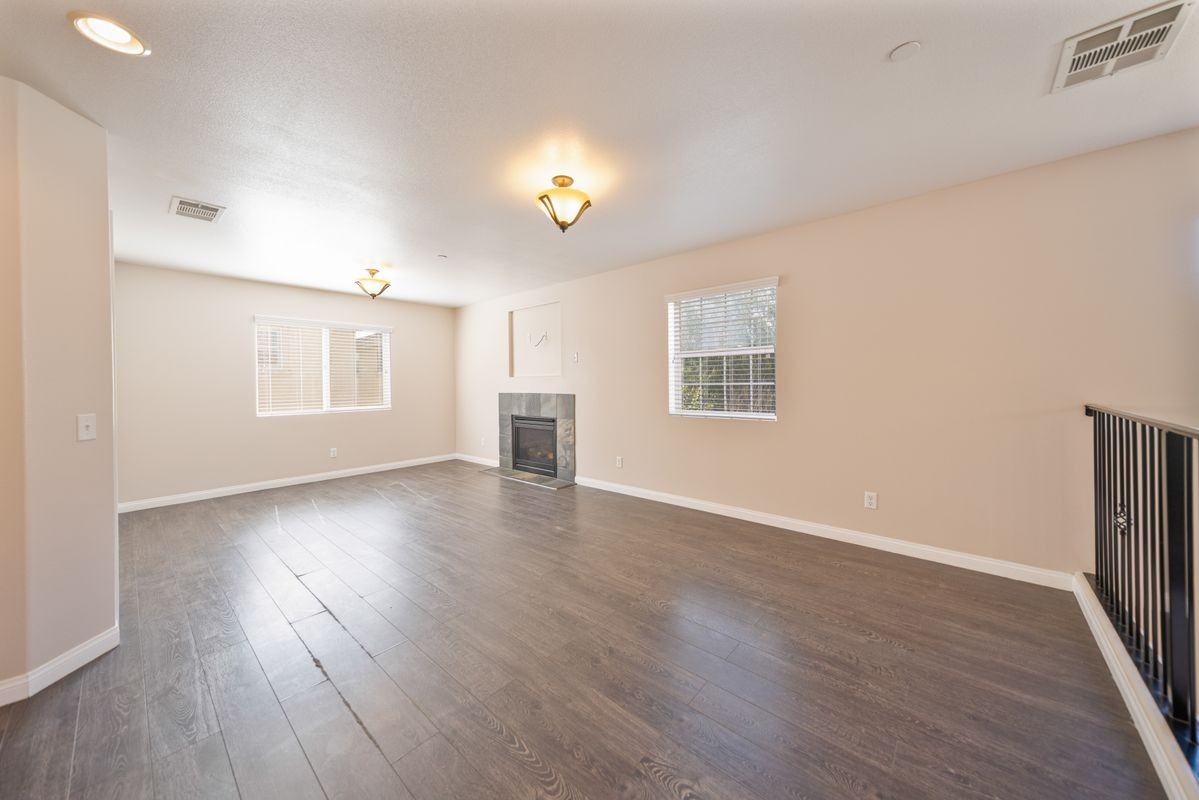 3072 Parkway Cir - Photo 4 of 48