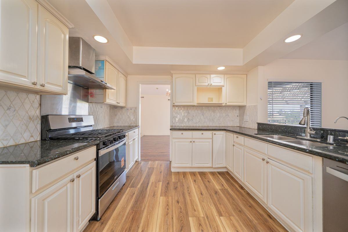 2605 Indian Creek Rd - Photo 6 of 42