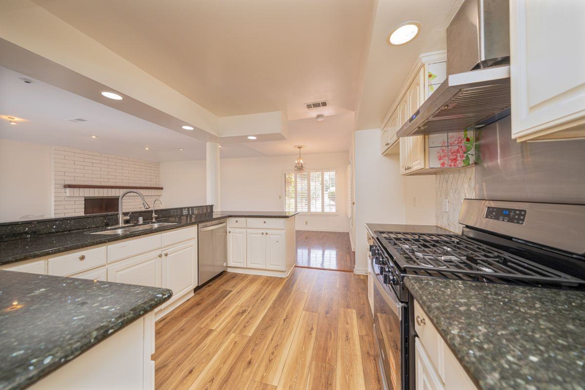2605 Indian Creek Rd - Photo 7 of 42