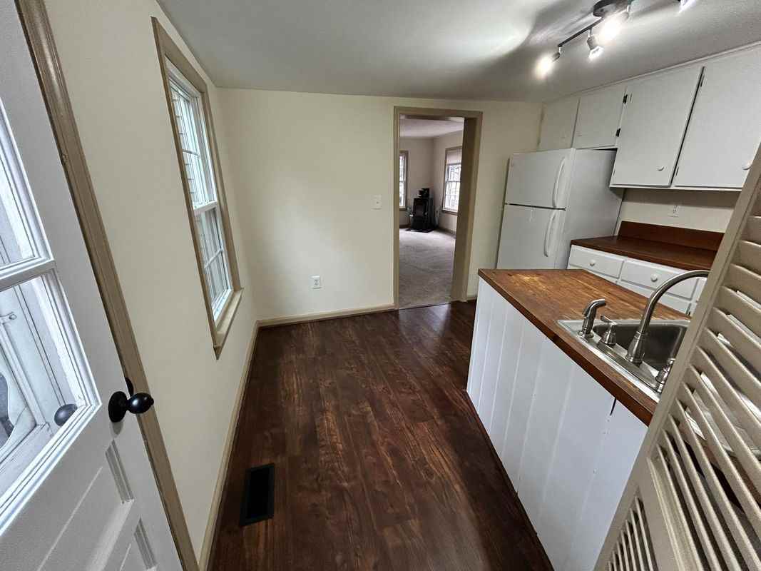 58 Pomperaug Rd - Photo 3 of 14