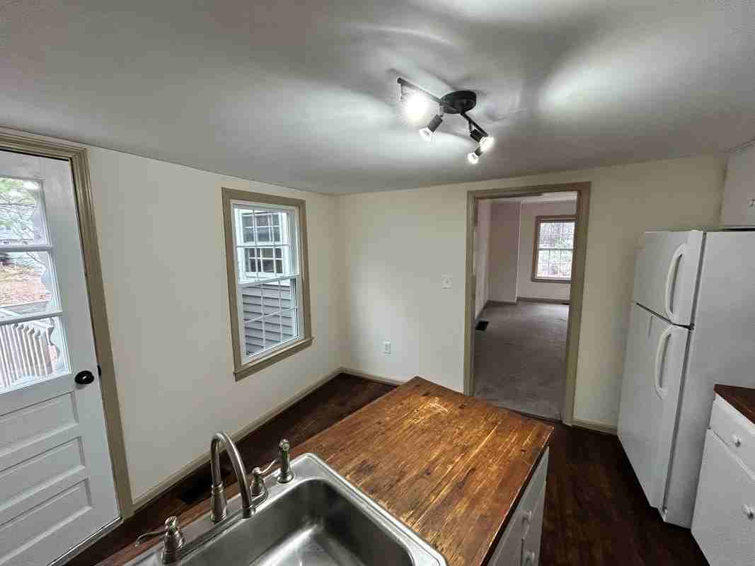 58 Pomperaug Rd - Photo 7 of 14