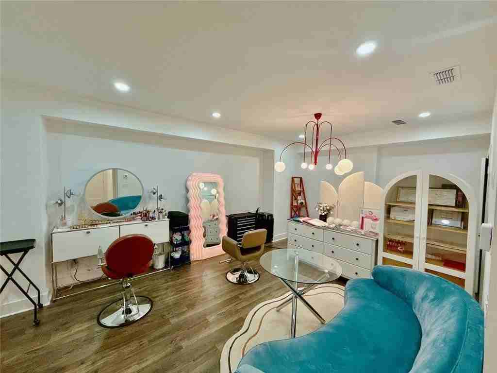 3937 Acer Ct - Photo 4 of 31