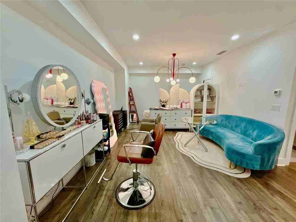 3937 Acer Ct - Photo 5 of 31