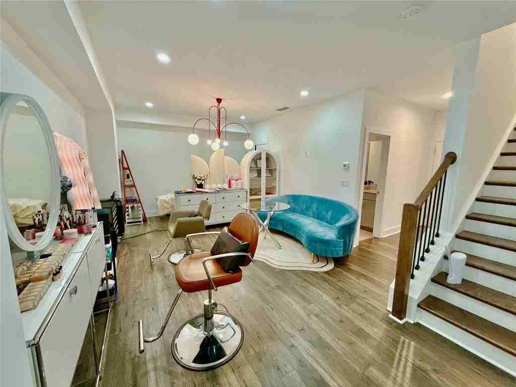 3937 Acer Ct - Photo 6 of 31