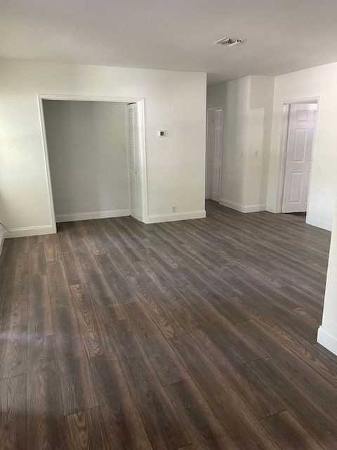 1911 Boston Ave - Photo 2 of 9