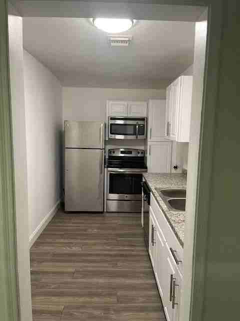 1911 Boston Ave - Photo 4 of 9