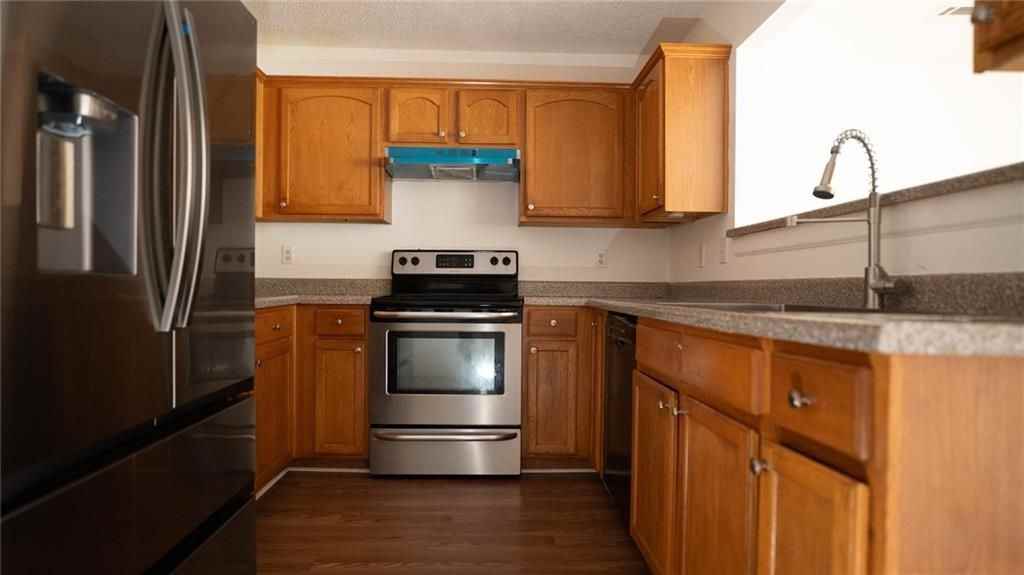 605 Chase Ln - Photo 3 of 10
