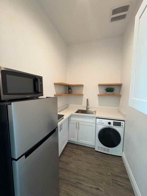 250 Mount Rushmore Dr - Photo 3 of 13