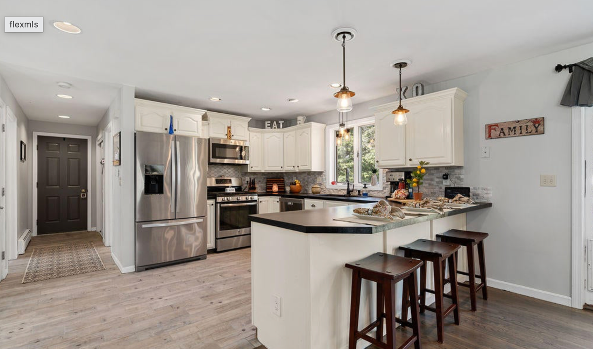 13 White Pine Ln - Photo 2 of 30