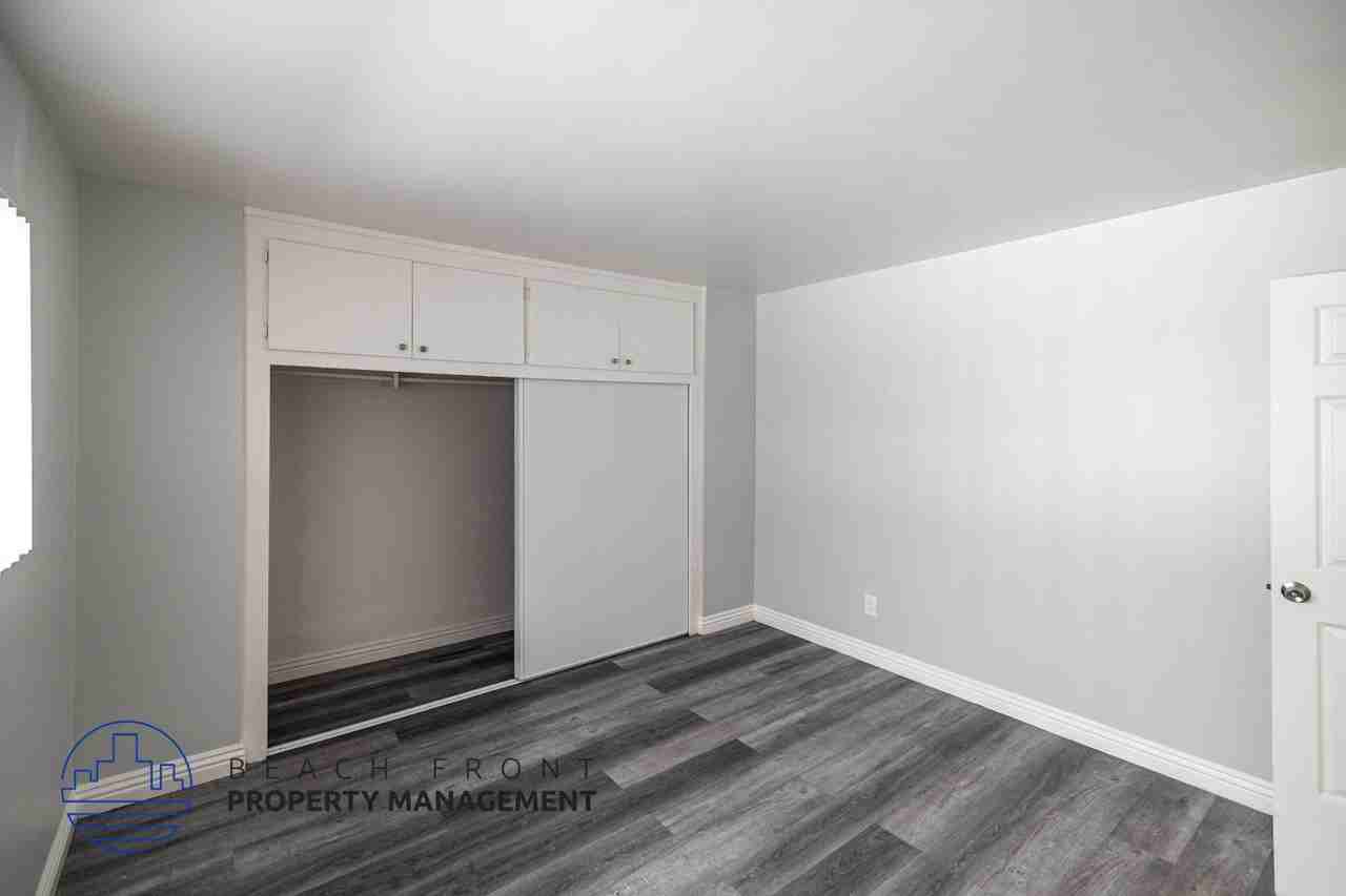 2159 Elm Ave. - Photo 3 of 10