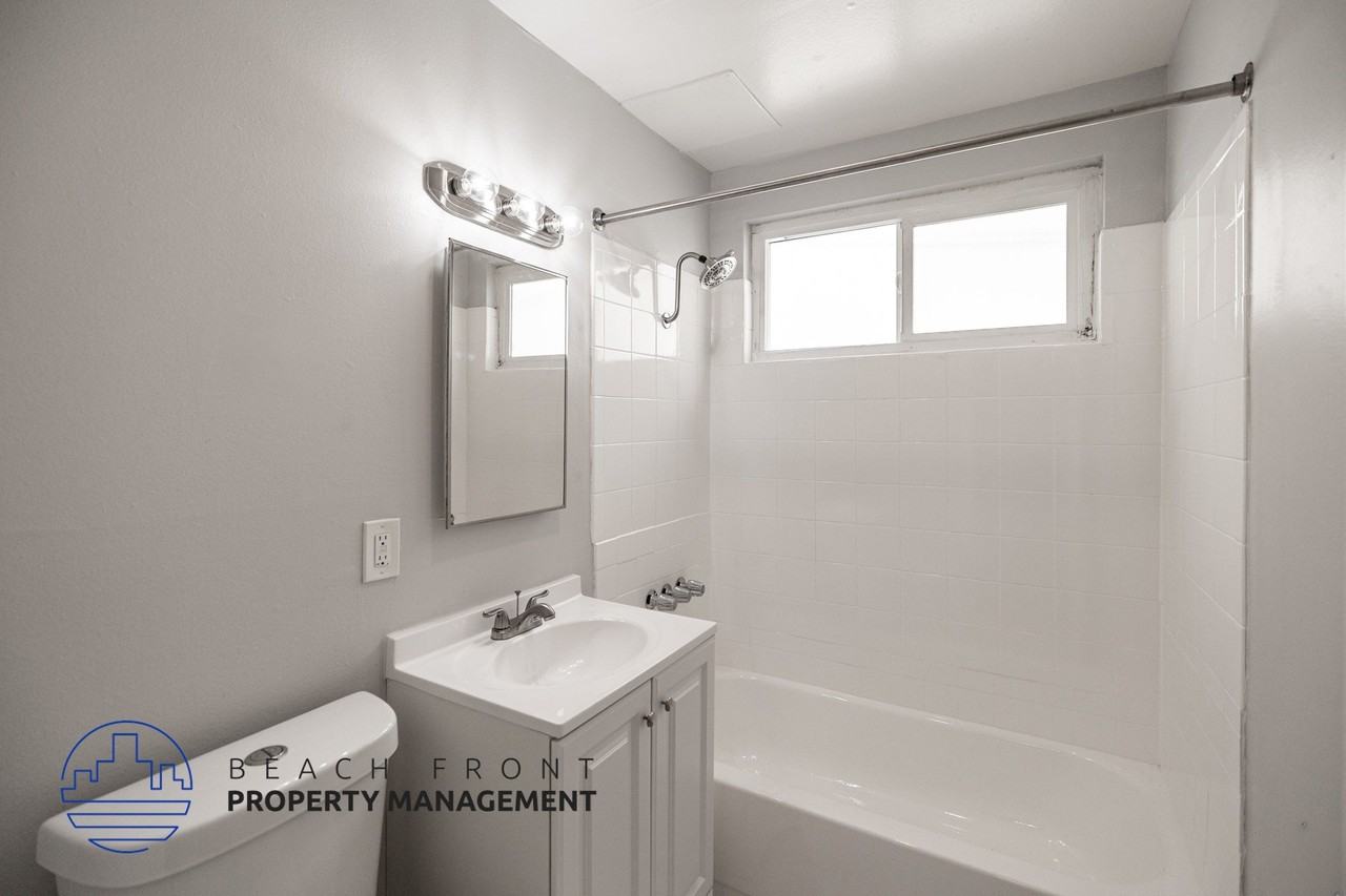 2159 Elm Ave. - Photo 4 of 10