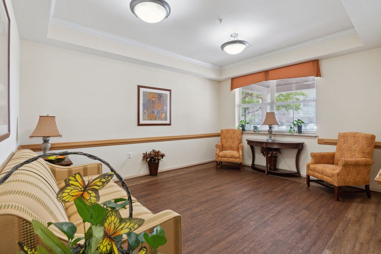 Ednor Apartments II - Photo 7 of 18