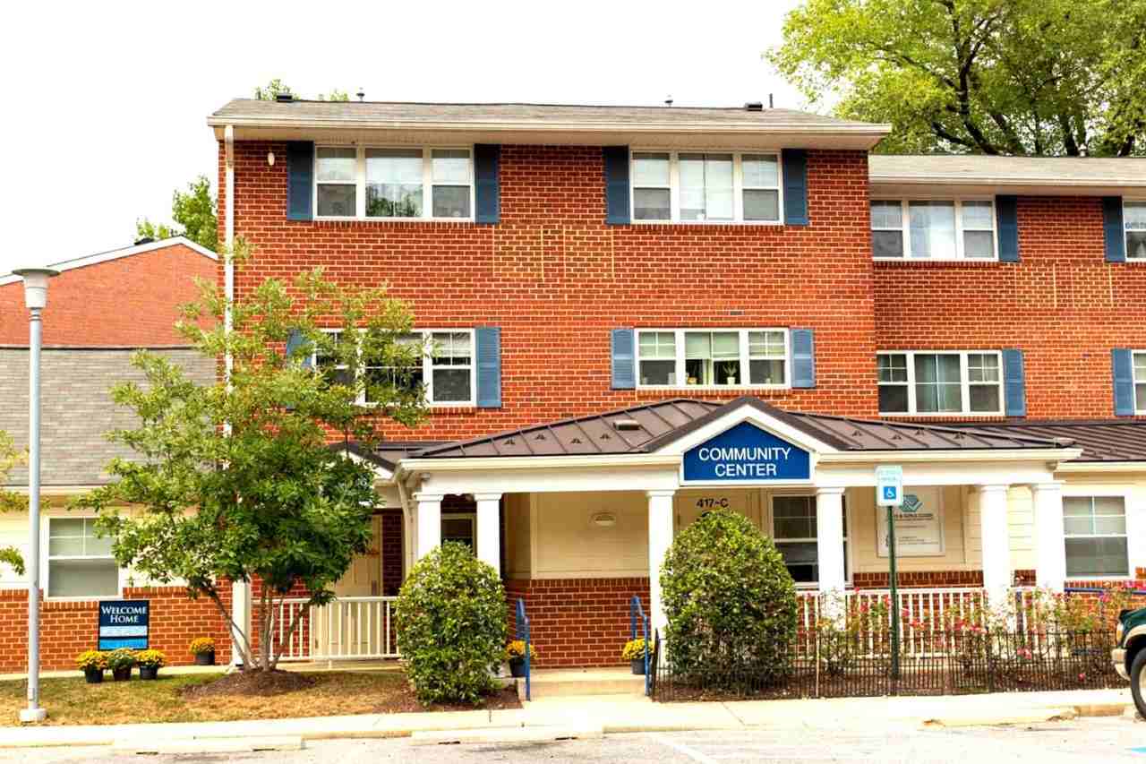 Admiral Oaks - Photo 4 of 10