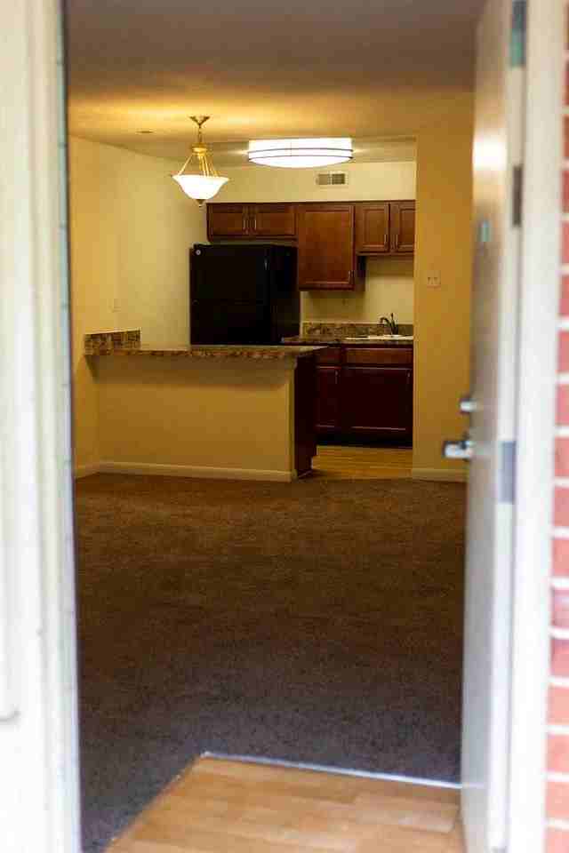 Admiral Oaks - Photo 6 of 10