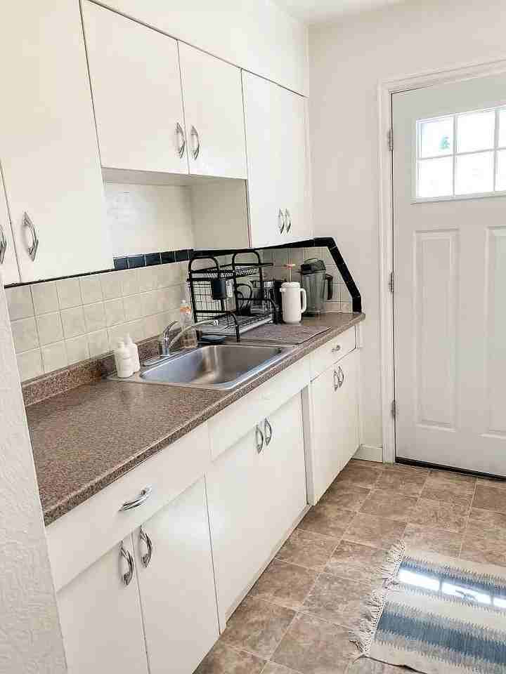 1360 S Grant St - Photo 7 of 16