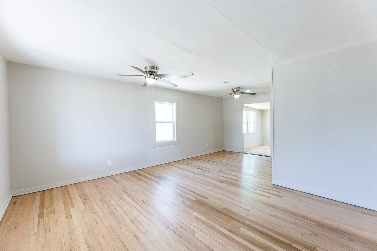 3406 27th St - Photo 6 of 48