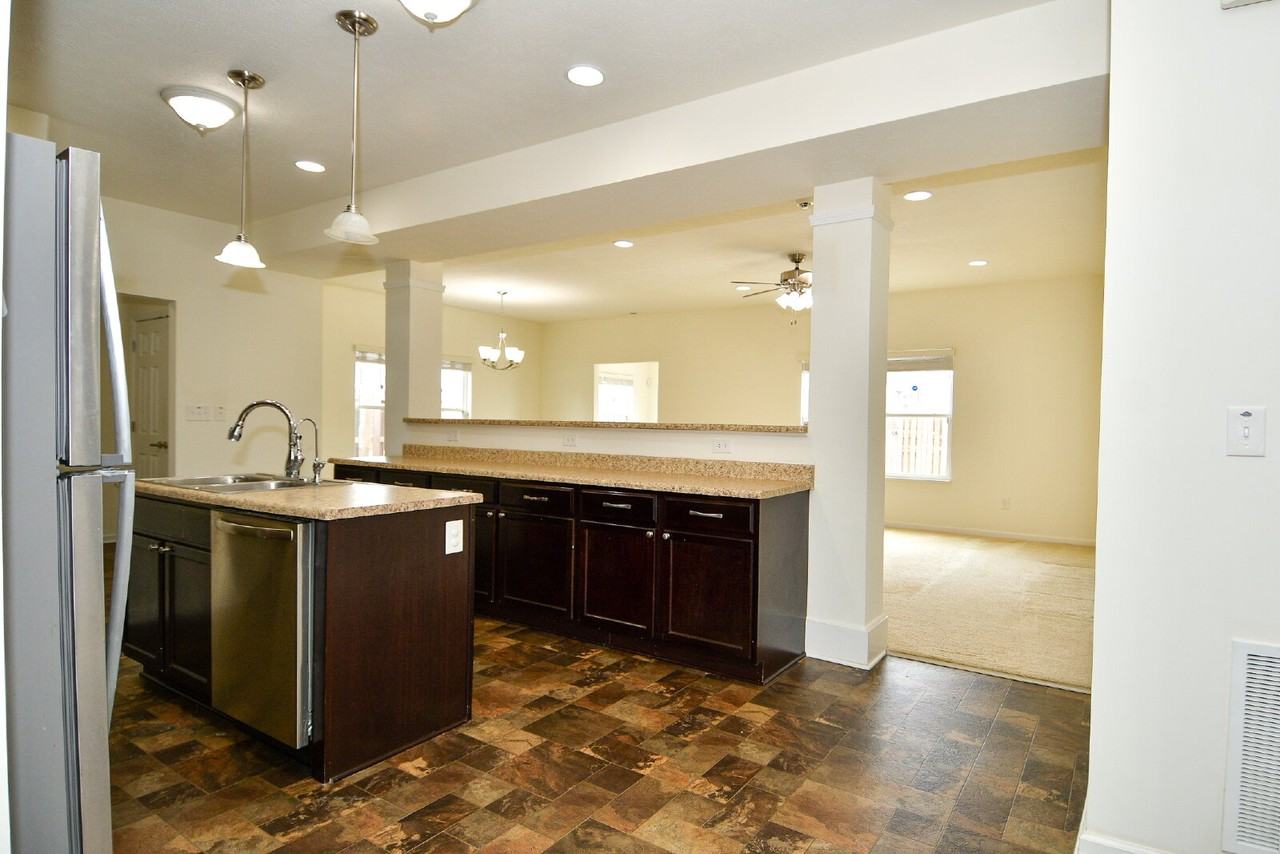 835 Coralberry Ln - Photo 6 of 50