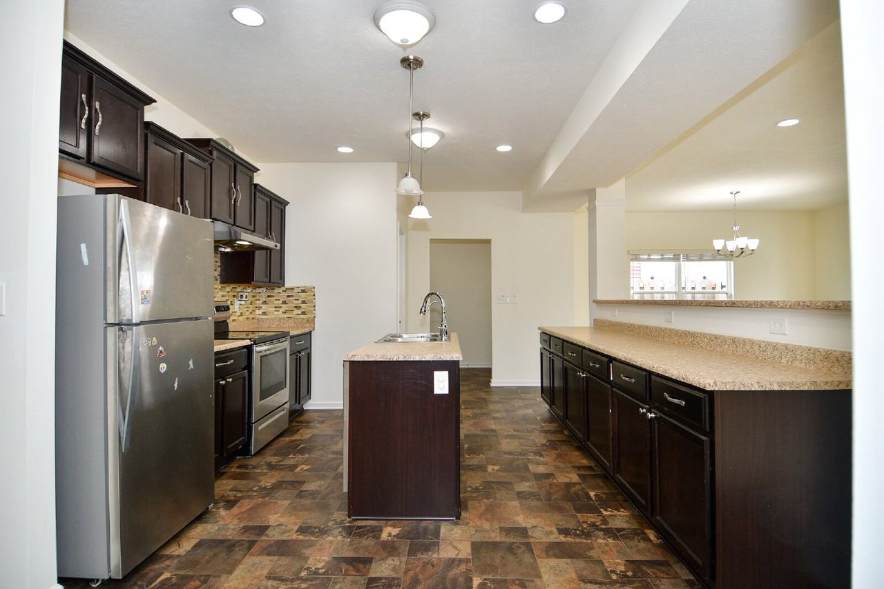 835 Coralberry Ln - Photo 7 of 50