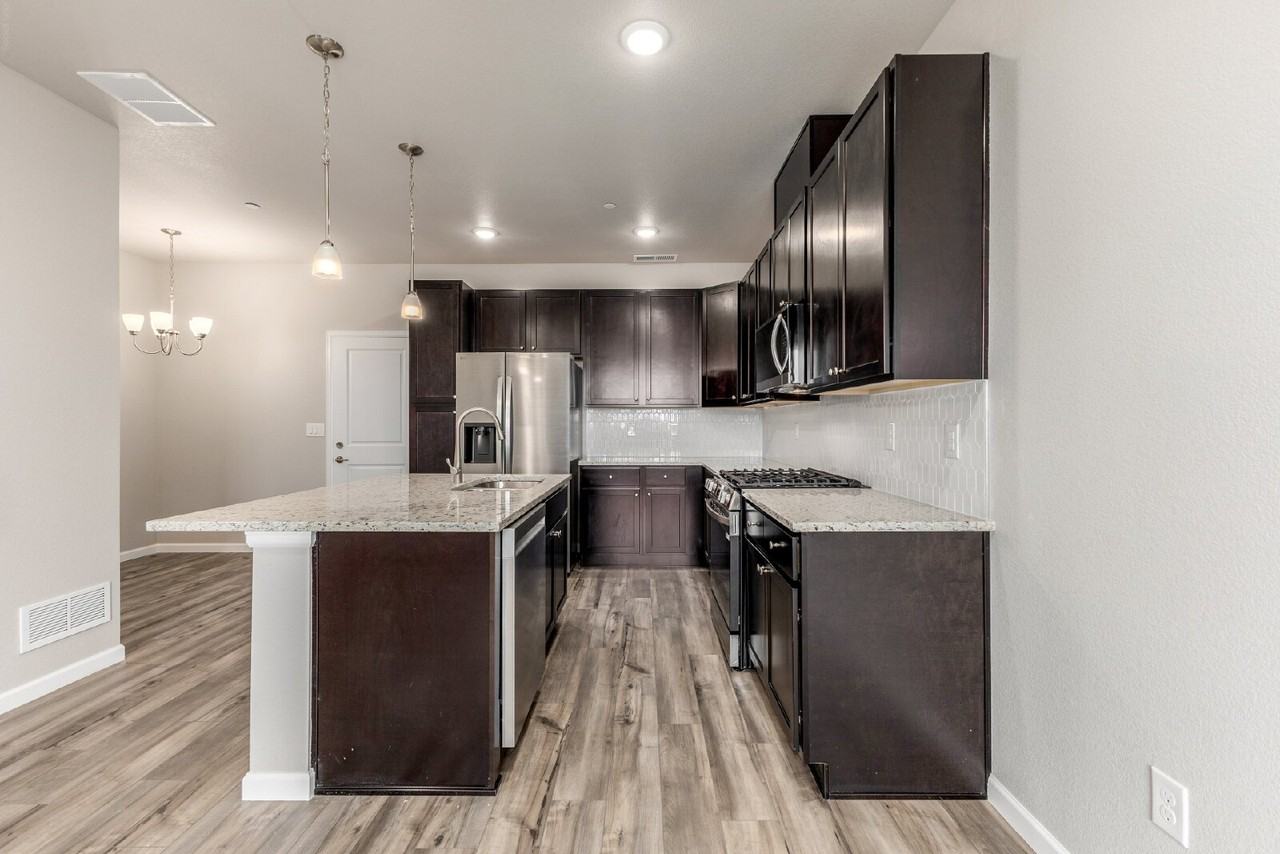 6770 Merseyside Ln - Photo 7 of 37