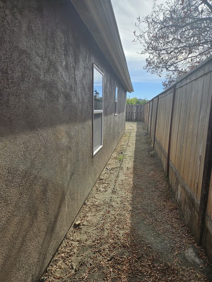 2423 Smokewood Pl - Photo 4 of 12