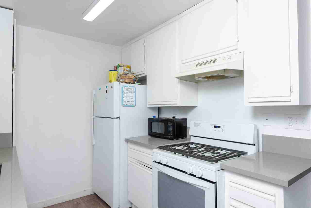 Redondo Student Apartments - Photo 5 of 11