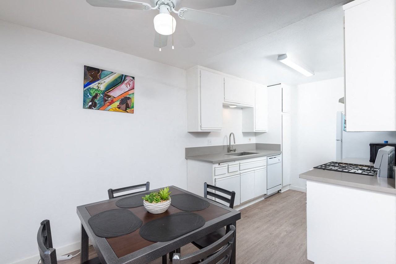 Redondo Student Apartments - Photo 6 of 11