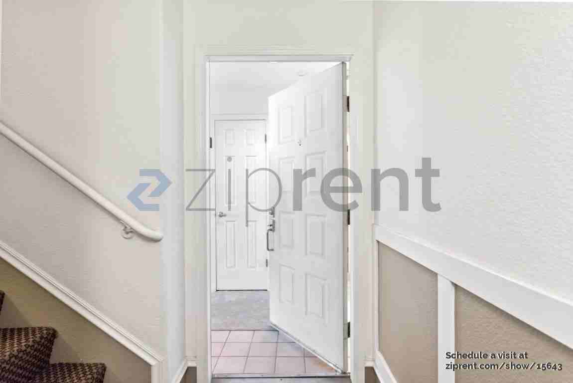 425 Navaro Way #120 - Photo 3 of 23