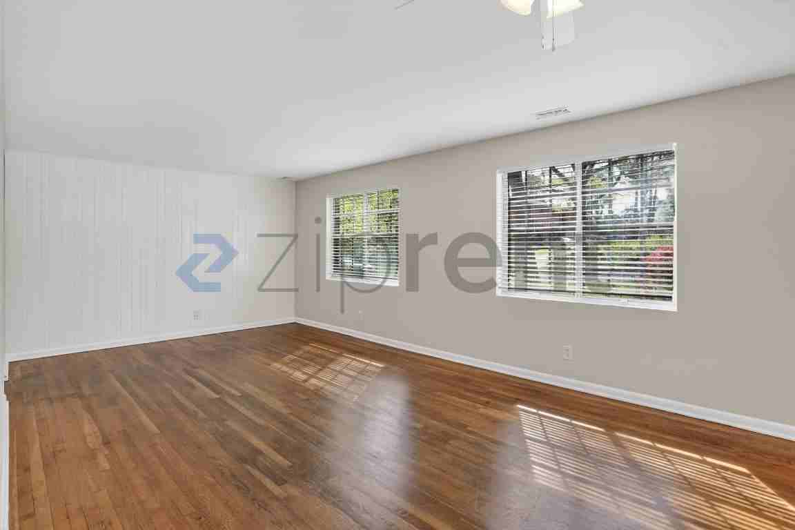 463 Medlock Rd #B - Photo 7 of 26