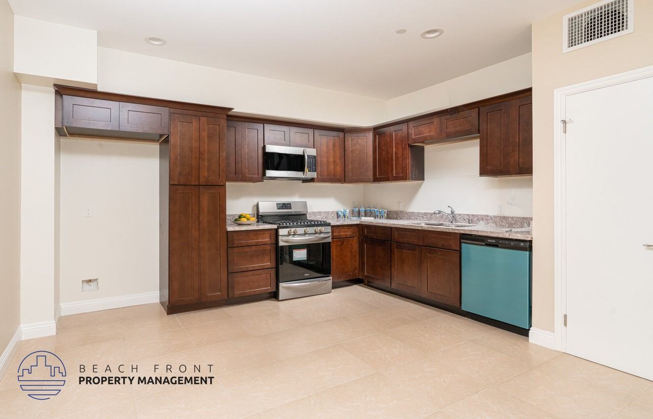 Beach Cities Villas - Photo 2 of 21