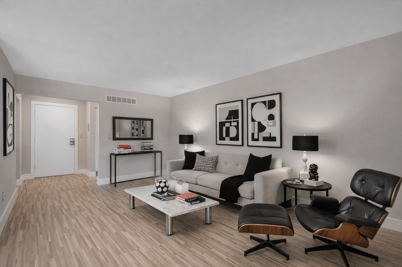 Rochester Club Apartments - Photo 5 of 27