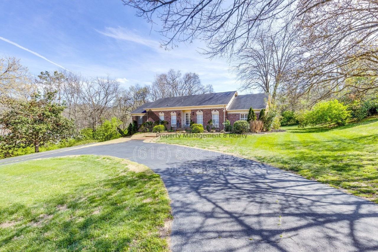 1227 Carl Seyfert Memorial Dr - Photo 3 of 50