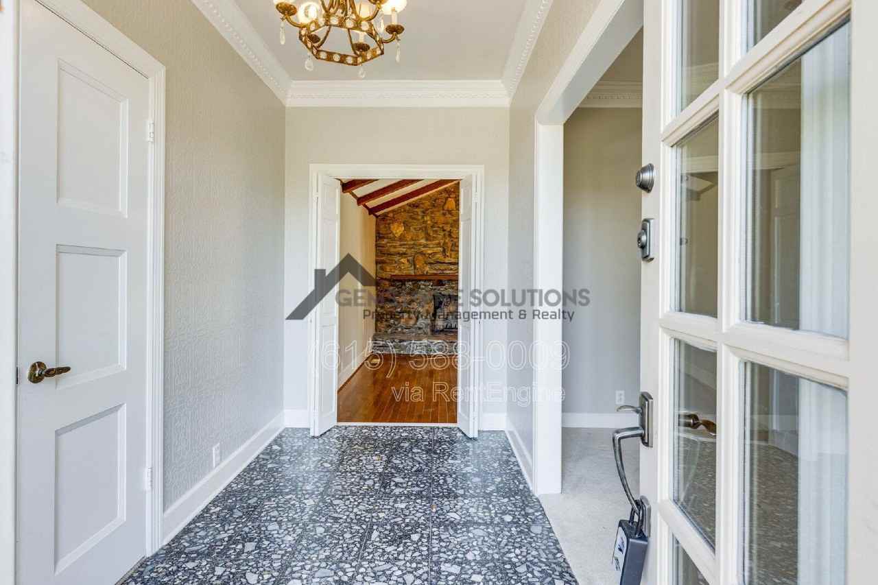 1227 Carl Seyfert Memorial Dr - Photo 4 of 50