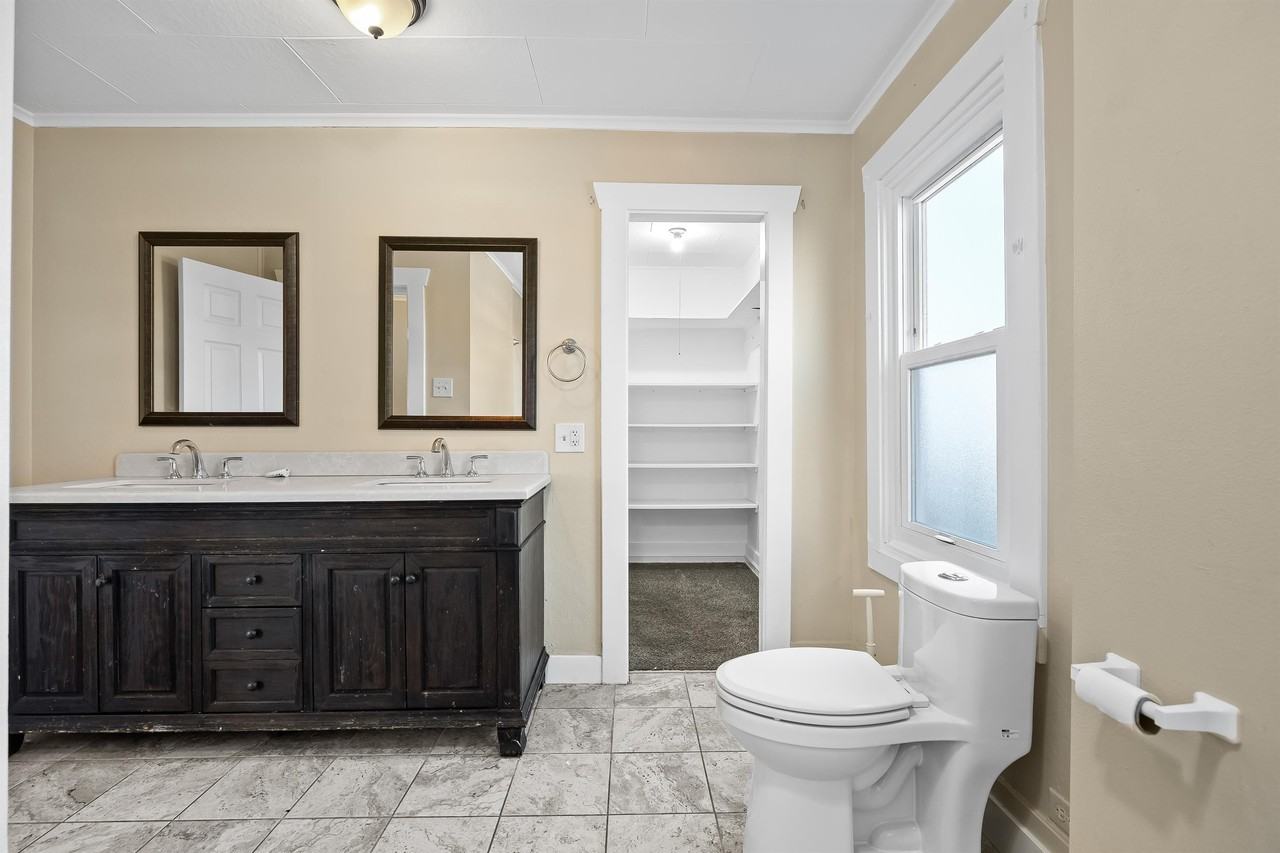 2515 Sumner Ave #1 - Photo 2 of 26