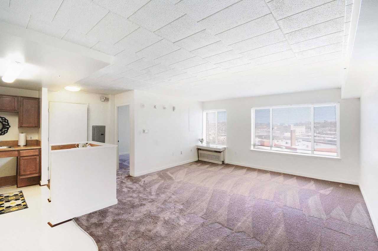 Edgewood Commons 635 - Photo 6 of 12