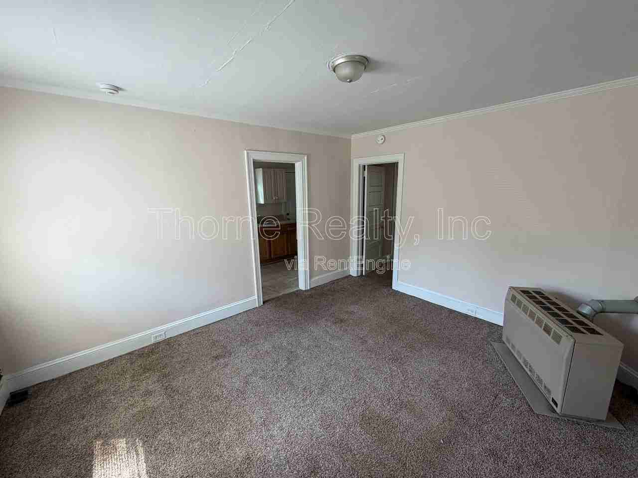 218 S Vyne St - Photo 3 of 12