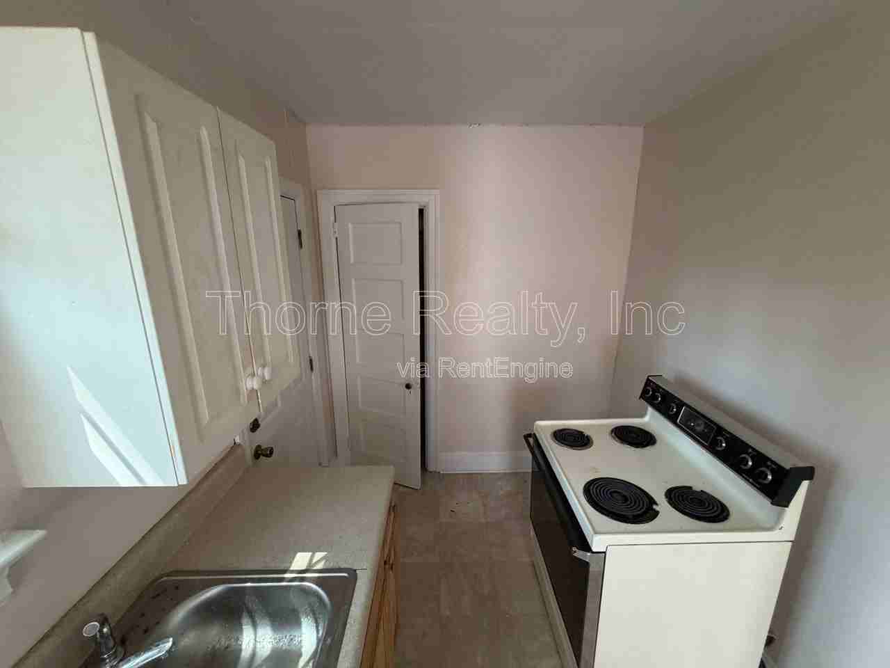 218 S Vyne St - Photo 6 of 12