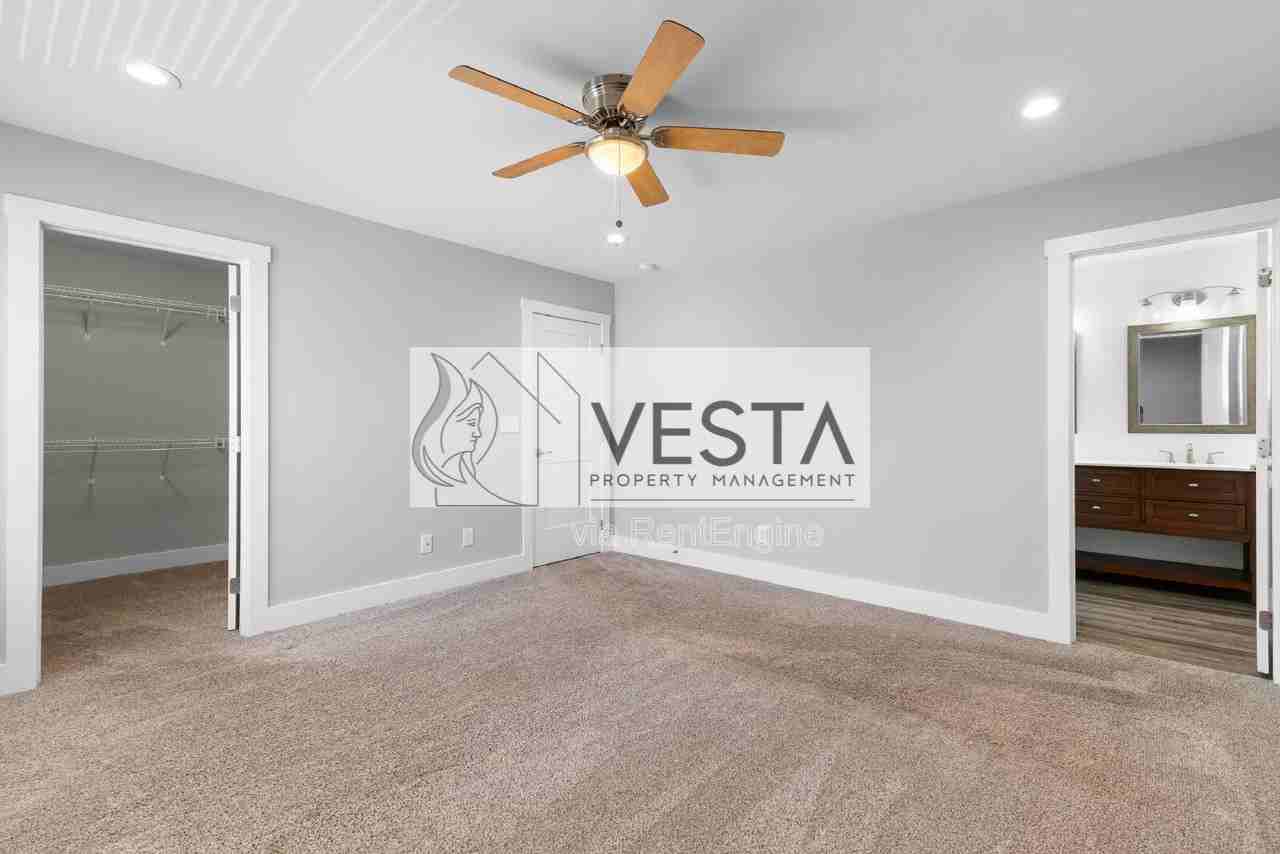 12 Riddle Rd - Photo 5 of 50