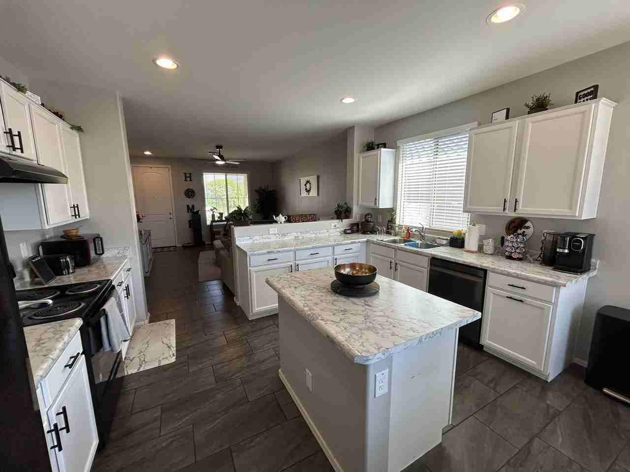 17939 W Villa Chula Ln - Photo 3 of 18