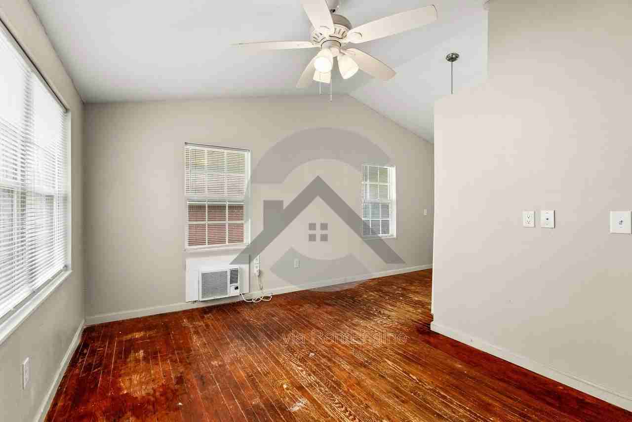 2013 Independence Ave - Photo 2 of 12