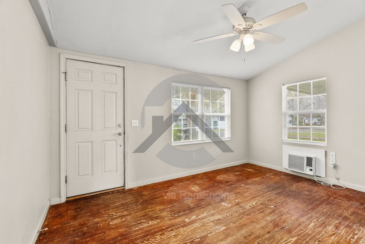 2013 Independence Ave - Photo 5 of 12