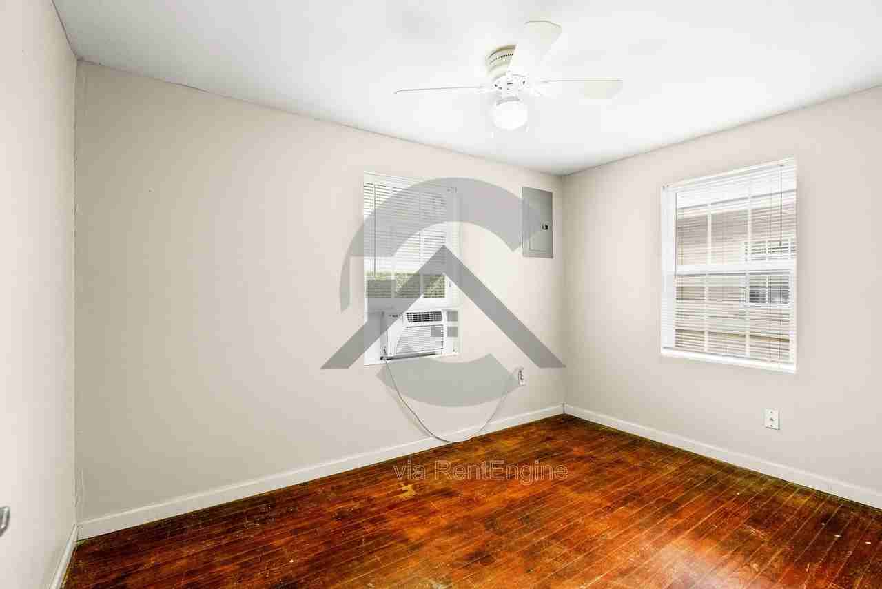 2013 Independence Ave - Photo 6 of 12