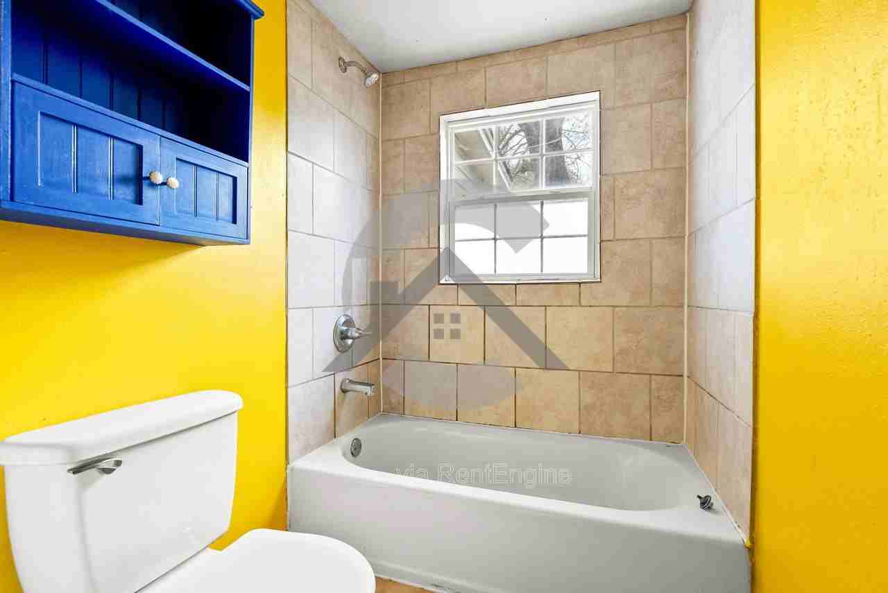 2013 Independence Ave - Photo 7 of 12