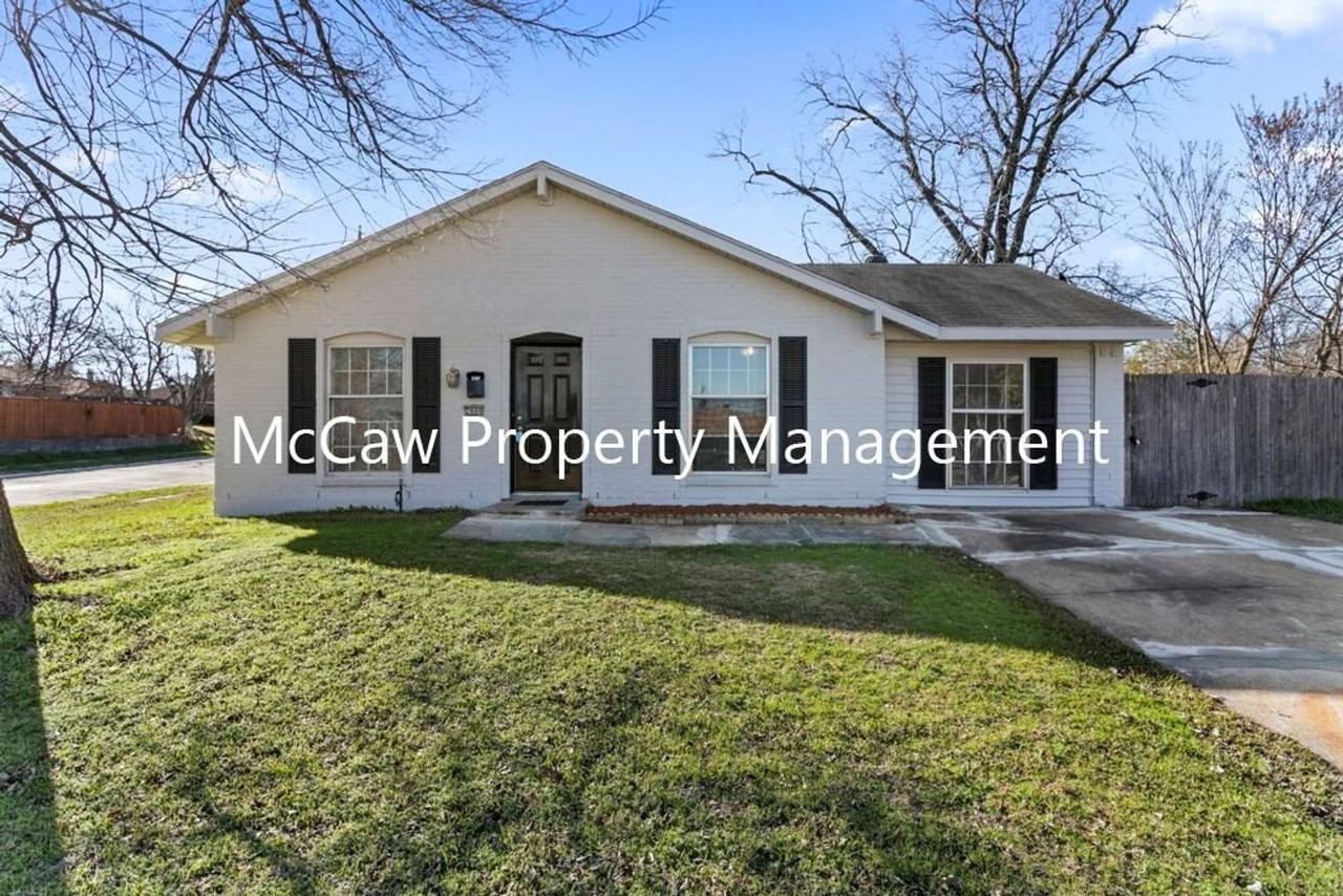 2600 Bluebird Ln - Photo 2 of 19