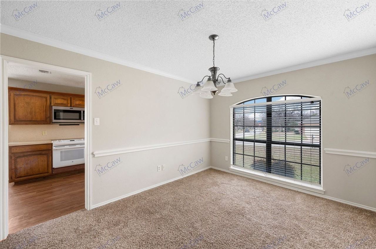 4400 Oak Knoll Ct - Photo 6 of 23