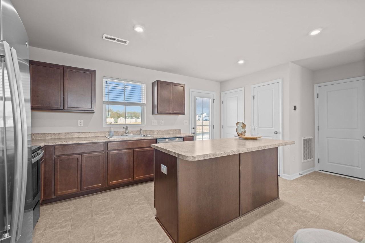 160 Day Song Ct - Photo 5 of 46