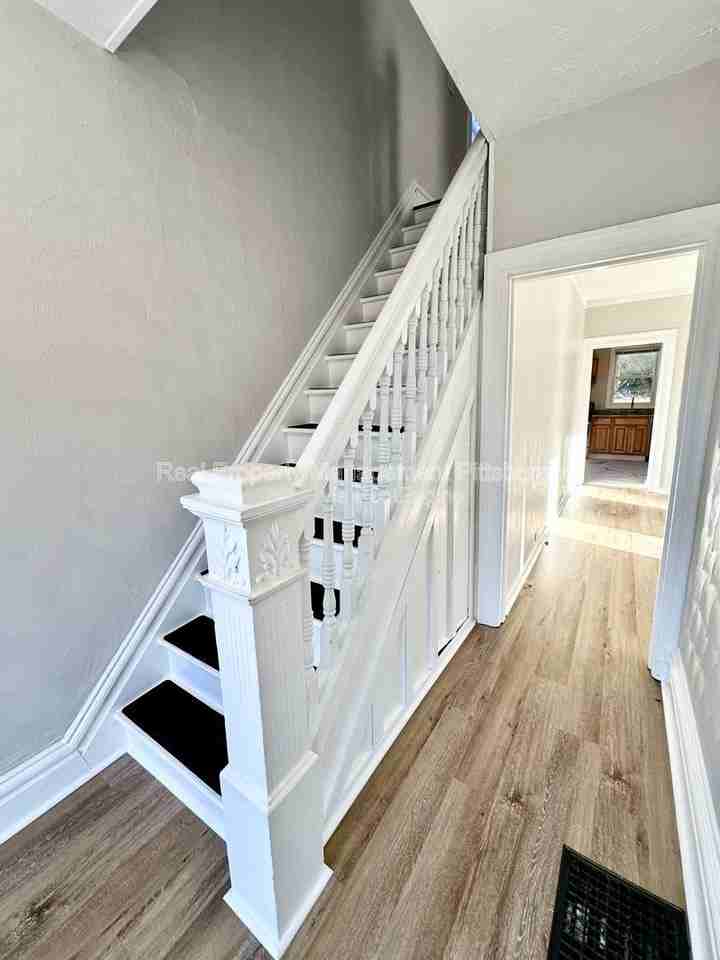 2233 Milligan Ave - Photo 6 of 32